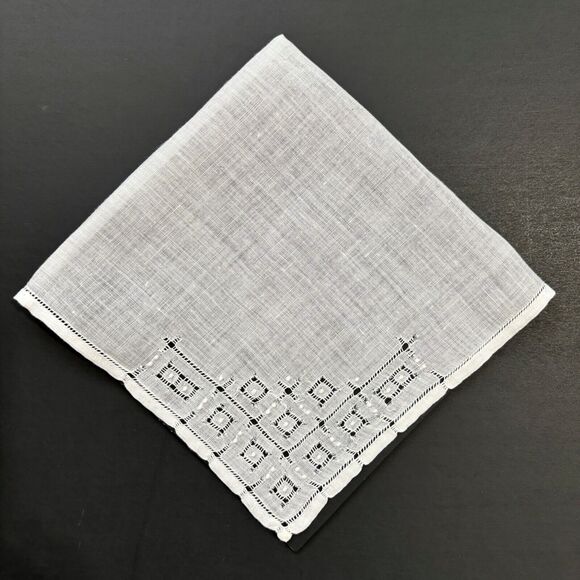 Drawnwork Pulled Thread White Handkerchief Cottage Core Granny Wedding Bride Vtg - Picture 1 of 3